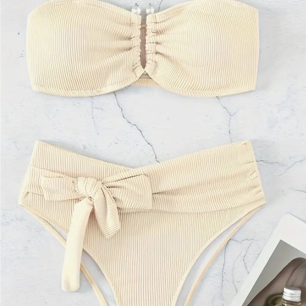 NWT Strapless Bikini